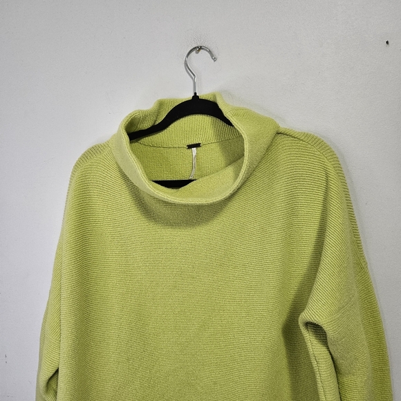 Free people ottoman slouchy tunic Sweater in celery green size L - Picture 6 of 10
